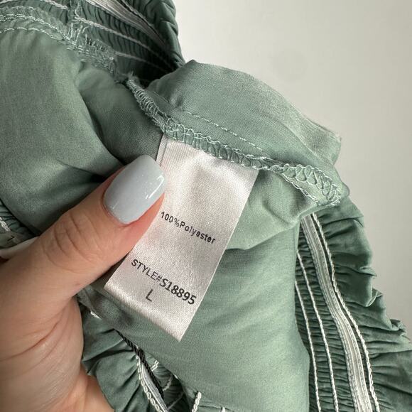 Mustard Seed‎ Women’s Sage Green Smocked Waist Tiered Mini Skort Size L NWT - Picture 7 of 7